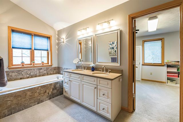 5144 RIDGEDALE Drive, Erie, PA 16506