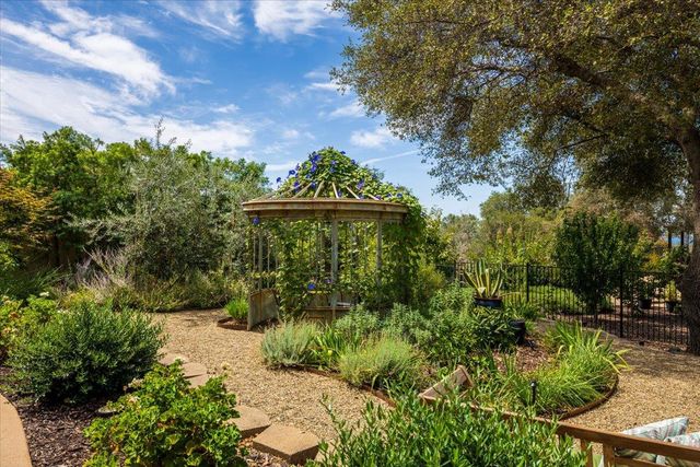 2156 Outrigger Dr, El Dorado Hills, CA 95762