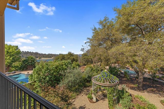 2156 Outrigger Dr, El Dorado Hills, CA 95762