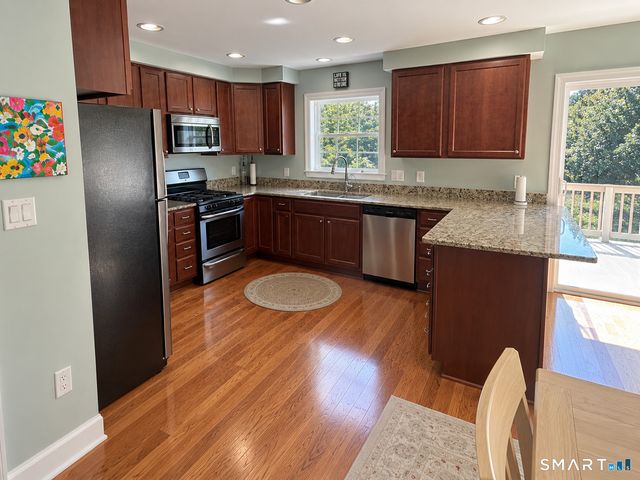 16 Ardi Court 16, Newtown, CT 06482