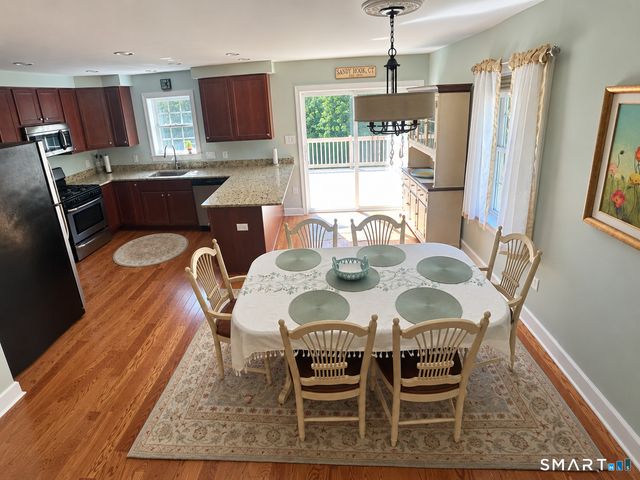 16 Ardi Court 16, Newtown, CT 06482