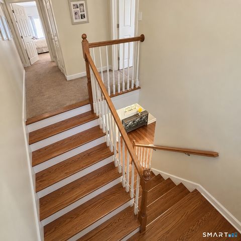 16 Ardi Court 16, Newtown, CT 06482