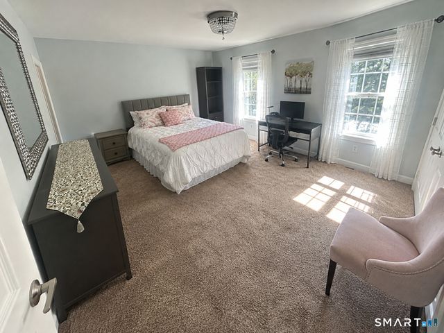 16 Ardi Court 16, Newtown, CT 06482