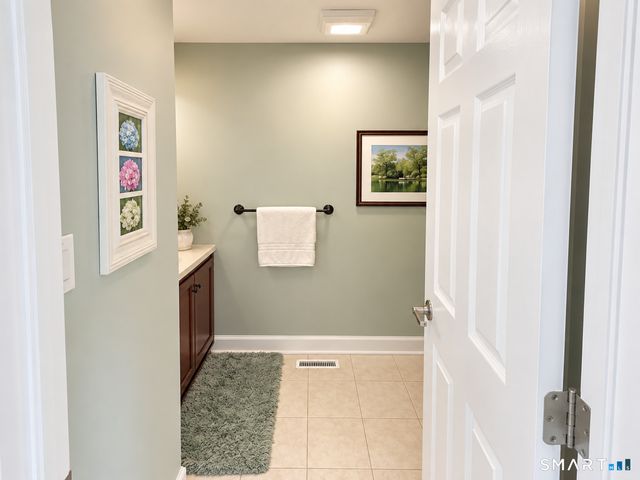 16 Ardi Court 16, Newtown, CT 06482