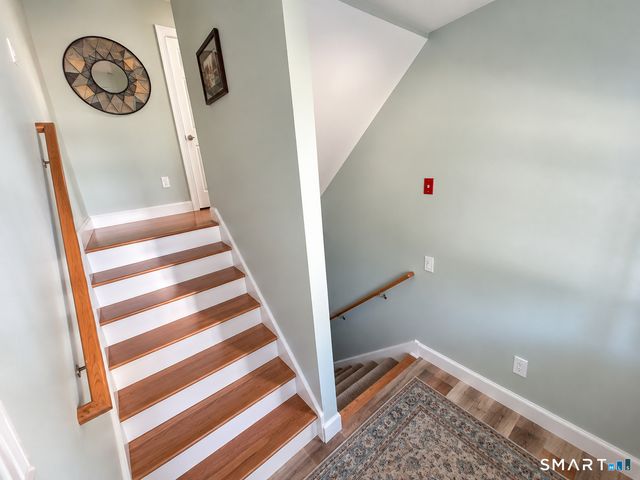 16 Ardi Court 16, Newtown, CT 06482