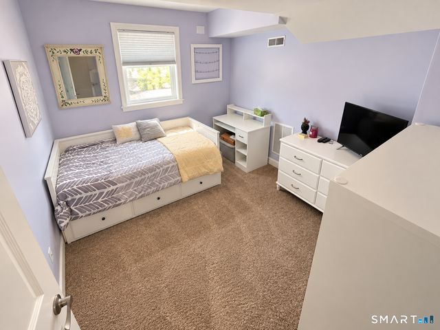 16 Ardi Court 16, Newtown, CT 06482