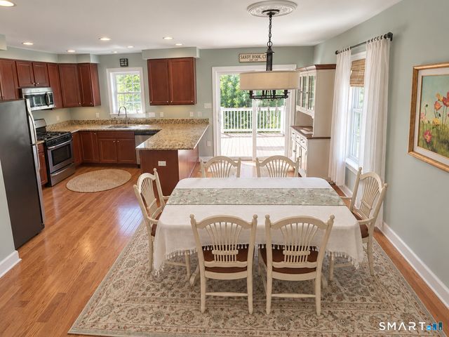 16 Ardi Court 16, Newtown, CT 06482