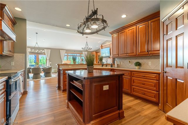 9955 Preston Avenue, Louisville, OH 44641