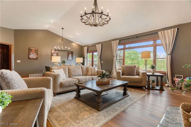 9955 Preston Avenue, Louisville, OH 44641