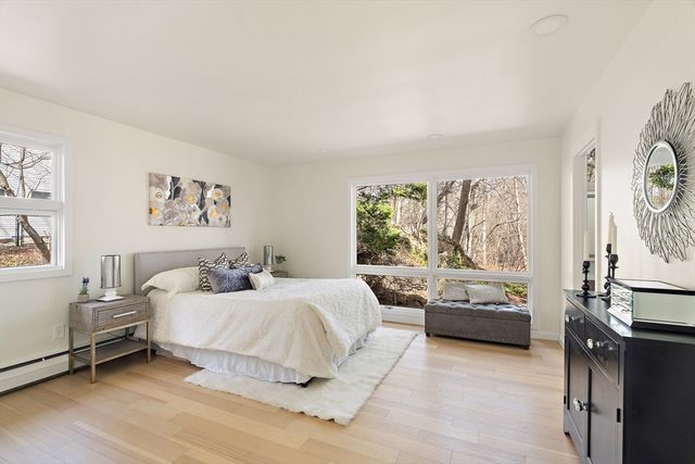 367 Newton St, Brookline, MA 02467