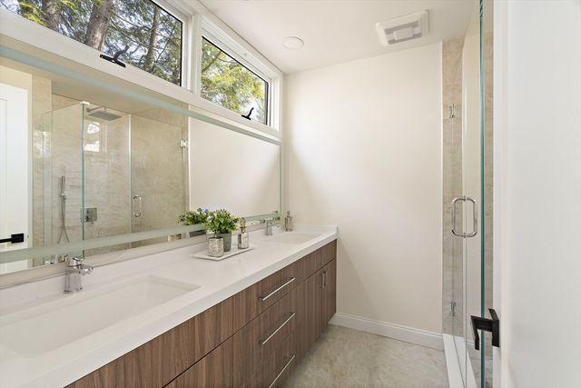 367 Newton St, Brookline, MA 02467