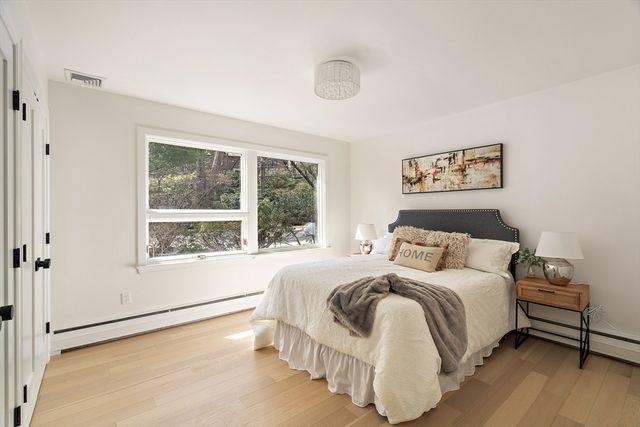 367 Newton St, Brookline, MA 02467