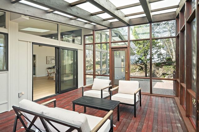 367 Newton St, Brookline, MA 02467