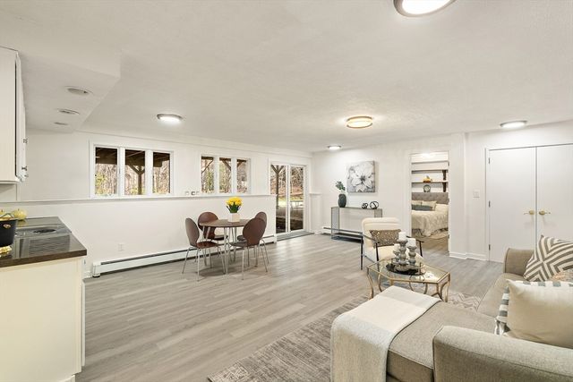 367 Newton St, Brookline, MA 02467