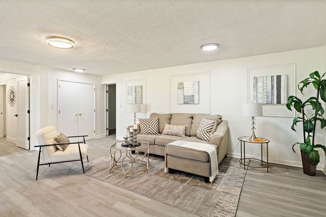 367 Newton St, Brookline, MA 02467