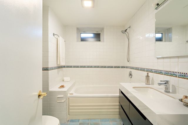 367 Newton St, Brookline, MA 02467