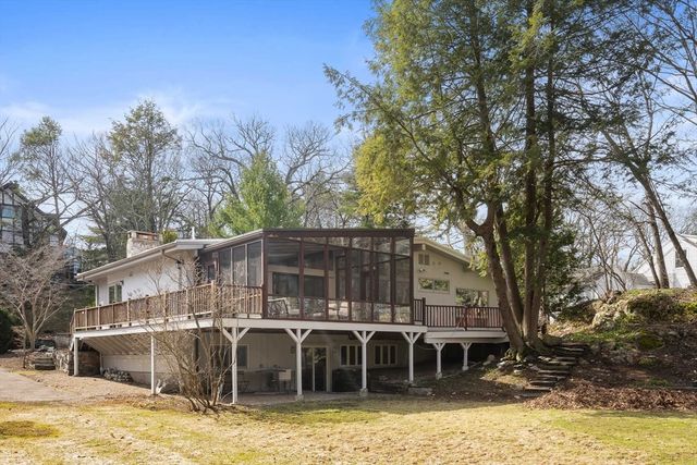 367 Newton St, Brookline, MA 02467