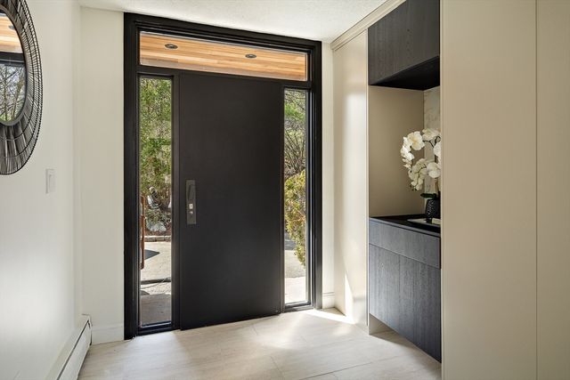 367 Newton St, Brookline, MA 02467