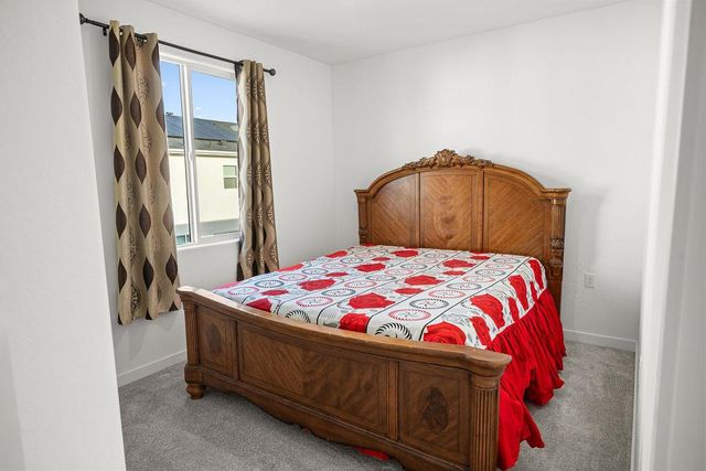 3279 Montana Avenue, Clovis, CA 93619
