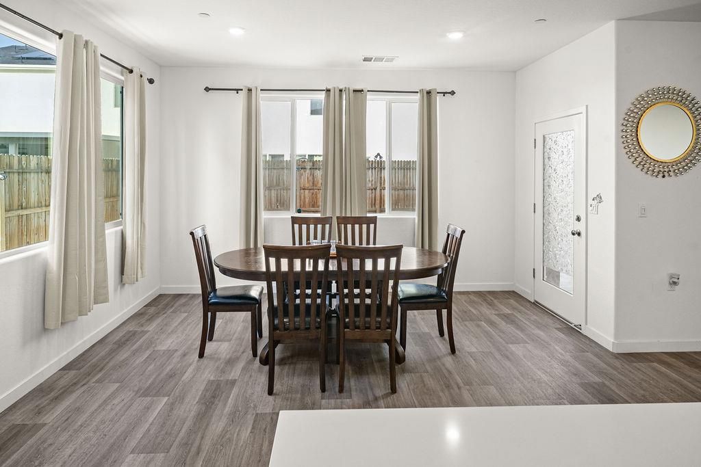 Image 15 of property listing at 3279 Montana Avenue, Clovis, CA 93619