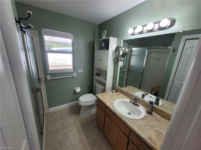 8631 Beacon ST, Fort Myers, FL 33907