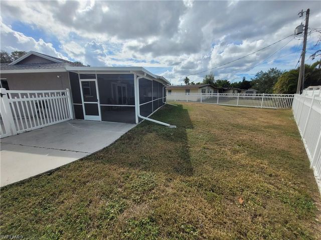 8631 Beacon ST, Fort Myers, FL 33907