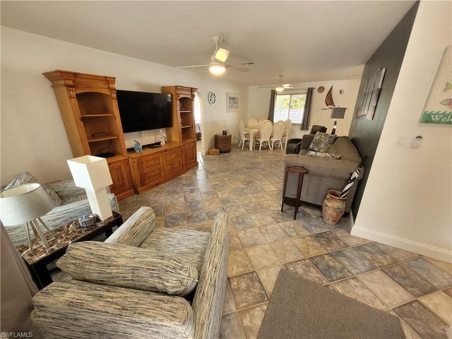 8631 Beacon ST, Fort Myers, FL 33907