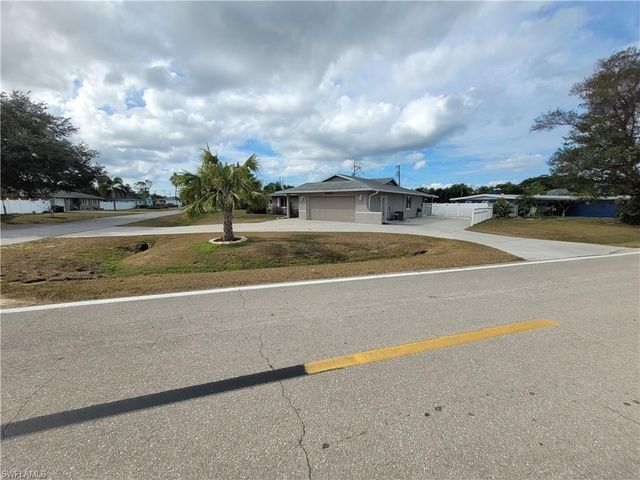 8631 Beacon ST, Fort Myers, FL 33907