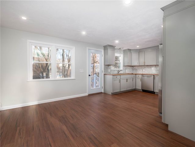 2 Sandalwood Court, Coventry, RI 02816