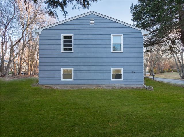 2 Sandalwood Court, Coventry, RI 02816