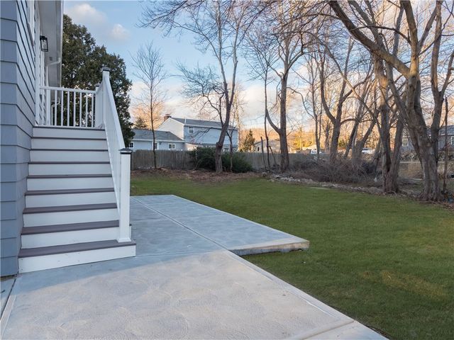 2 Sandalwood Court, Coventry, RI 02816