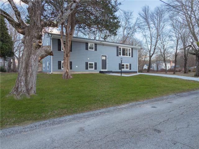 2 Sandalwood Court, Coventry, RI 02816