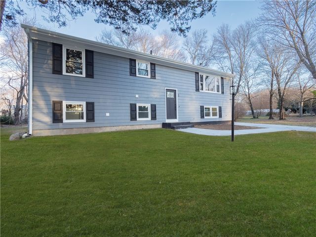 2 Sandalwood Court, Coventry, RI 02816
