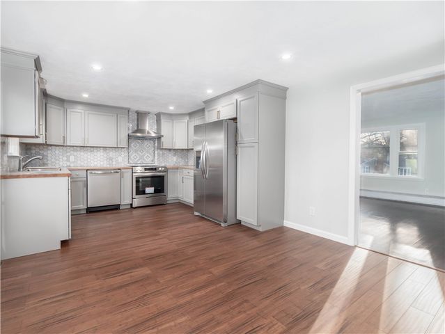 2 Sandalwood Court, Coventry, RI 02816