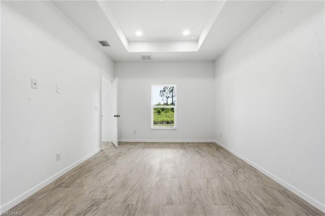 1018 Kent ST E, Lehigh Acres, FL 33971