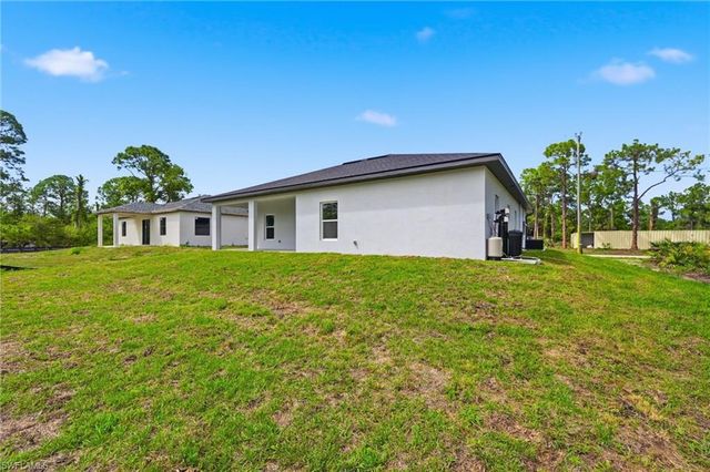 1018 Kent ST E, Lehigh Acres, FL 33971
