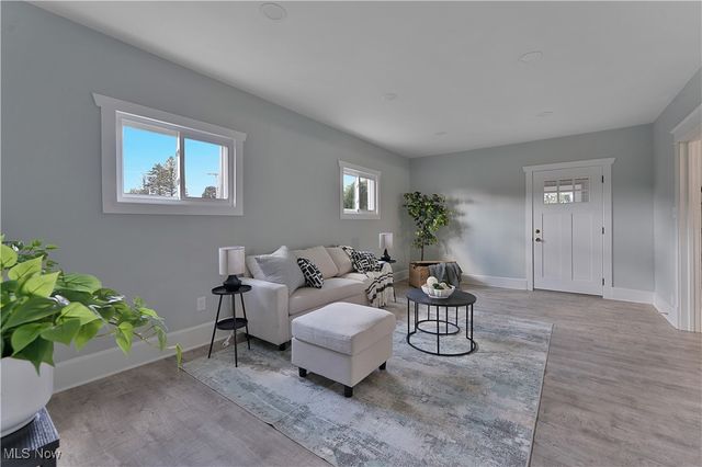 533 12th Street, Campbell, OH 44405