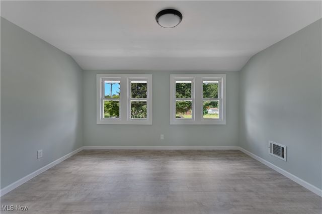 533 12th Street, Campbell, OH 44405