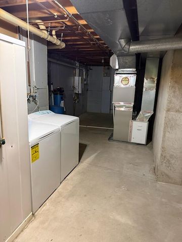 5841 13 Mile Road NE A, Rockford, MI 49341