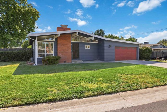 4824 Hazelwood Ave, Carmichael, CA 95608