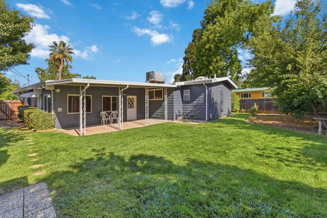 4824 Hazelwood Ave, Carmichael, CA 95608