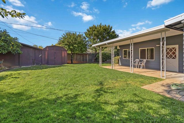 4824 Hazelwood Ave, Carmichael, CA 95608