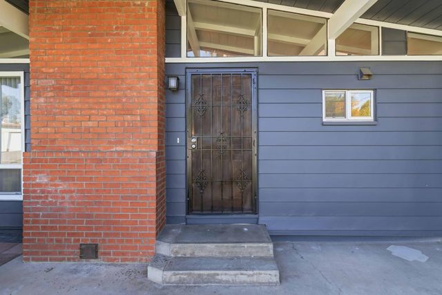 4824 Hazelwood Ave, Carmichael, CA 95608