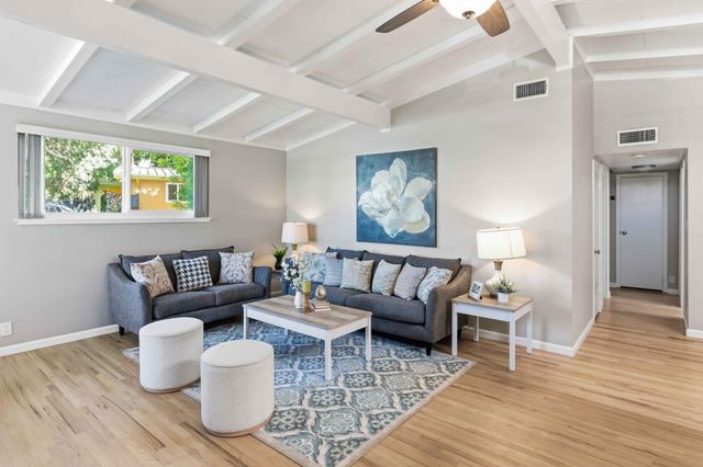 4824 Hazelwood Ave, Carmichael, CA 95608