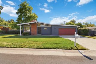4824 Hazelwood Ave, Carmichael, CA 95608