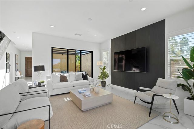 37 Caspian, Lake Forest, CA 92630
