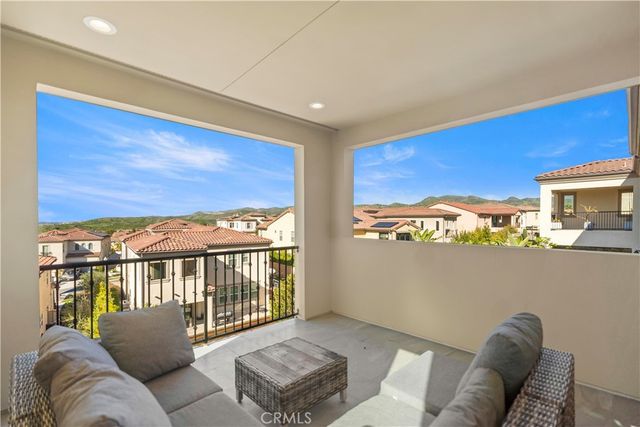 37 Caspian, Lake Forest, CA 92630