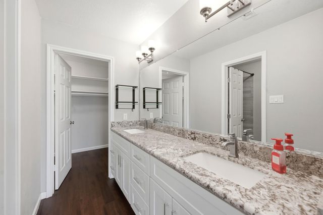18 Country LN, Wimberley, TX 78676