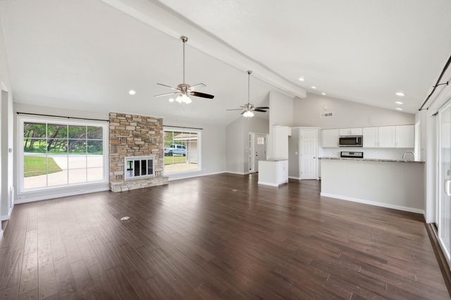 18 Country LN, Wimberley, TX 78676