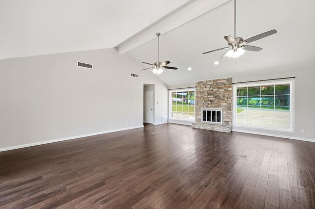 18 Country LN, Wimberley, TX 78676